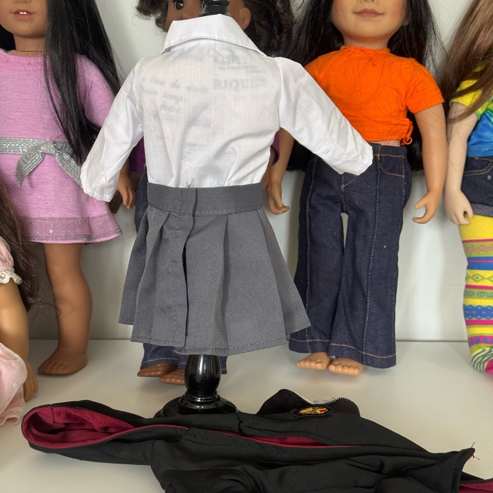 Hogwarts Robe Set, (DOLL IS NOT INCLUDED) - Picture 6 of 6
